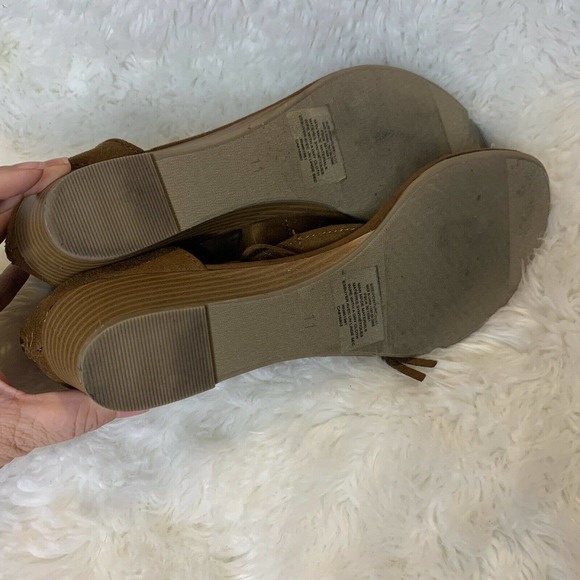 Cushion Walk Avon Sandals Brown Fringe Open Toe Vegan Suede Studded Women’s 11 - Picture 8 of 10